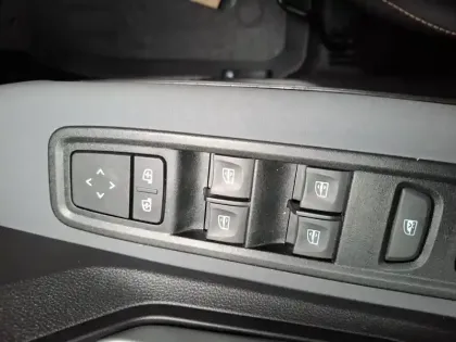 Photo 60 Dacia Jogger  Hybrid 140 7 places GSR2