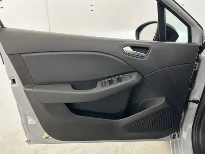 Photo 37 Renault Clio Gén. V (BJA) Ph2 Evolution 5