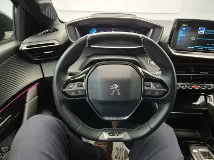 Photo 15 Peugeot 208  Electrique 50 kWh 136ch