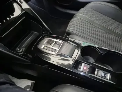 Photo 12 Peugeot 208  Electrique 50 kWh 136ch