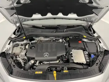 Photo 83 Mercedes GLA  200 d 8G-DCT