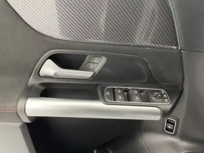 Photo 26 Mercedes GLA  200 d 8G-DCT