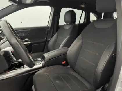 Photo 14 Mercedes GLA  200 d 8G-DCT