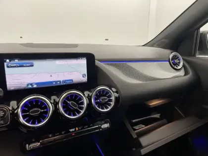 Photo 24 Mercedes GLA  200 d 8G-DCT