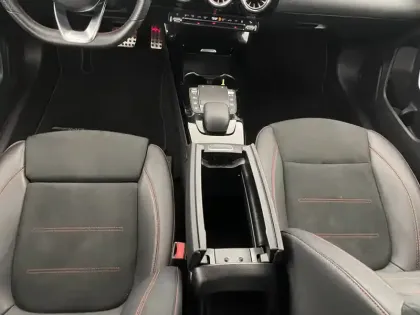 Photo 29 Mercedes Classe A  250 e 8G-DCT