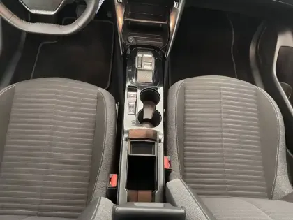 Photo 70 Peugeot 208  PureTech 100 S&S EAT8