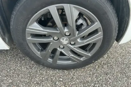 Photo 32 Peugeot 208  PureTech 100 S&S EAT8