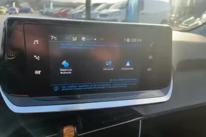 Photo 18 Peugeot 208  PureTech 100 S&S EAT8