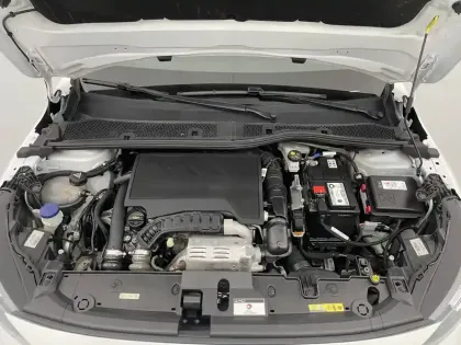 Photo 66 Peugeot 208  PureTech 100 S&S EAT8