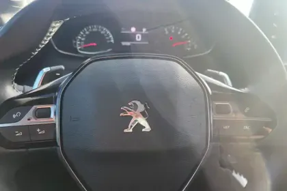 Photo 16 Peugeot 208  PureTech 100 S&S EAT8