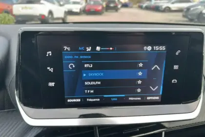 Photo 41 Peugeot 208  PureTech 100 S&S EAT8