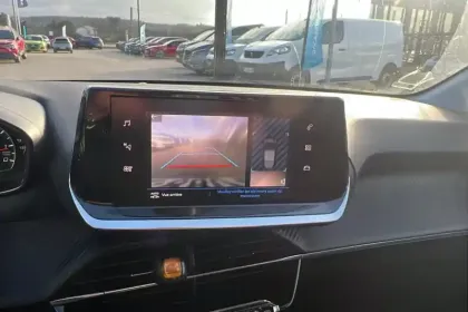 Photo 20 Peugeot 208  PureTech 100 S&S EAT8