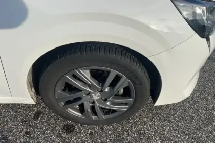 Photo 13 Peugeot 208  PureTech 100 S&S EAT8