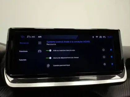 Photo 67 Peugeot 2008  Hybrid 136 e-DCS6