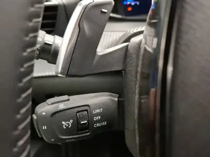 Photo 59 Peugeot 2008  Hybrid 136 e-DCS6