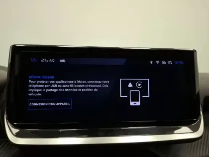 Photo 104 Peugeot 2008  Hybrid 136 e-DCS6