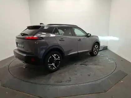 Photo 43 Peugeot 2008  Hybrid 136 e-DCS6