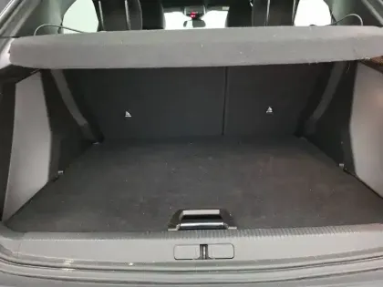 Photo 47 Peugeot 2008  Hybrid 136 e-DCS6