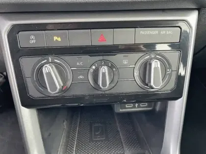 Photo 23 Volkswagen T-cross  1.0 TSI 110 Start/Stop BVM6