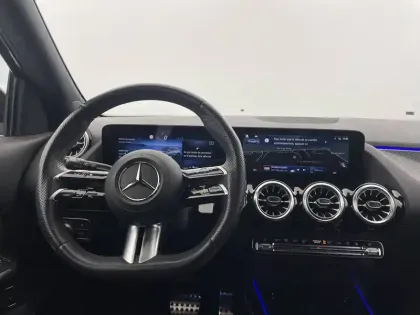 Photo 21 Mercedes GLA  250 e 8G-DCT