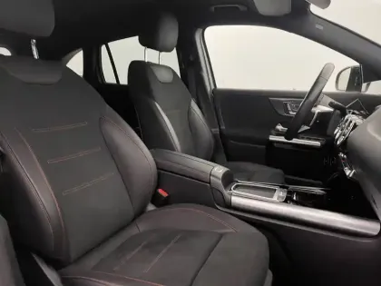 Photo 27 Mercedes GLA  250 e 8G-DCT