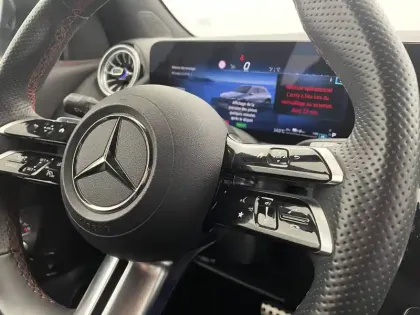 Photo 23 Mercedes GLA  250 e 8G-DCT