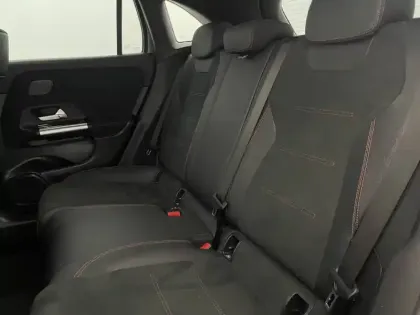 Photo 15 Mercedes GLA  250 e 8G-DCT