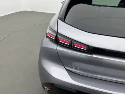 Photo 16 Peugeot 308  BlueHDi 130ch S&S EAT8