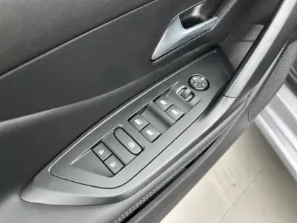 Photo 41 Peugeot 308  BlueHDi 130ch S&S EAT8