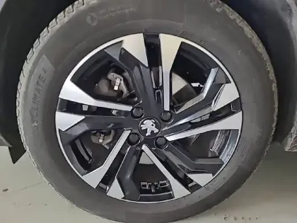 Photo 12 Peugeot 2008  BlueHDi 130 S&S EAT8