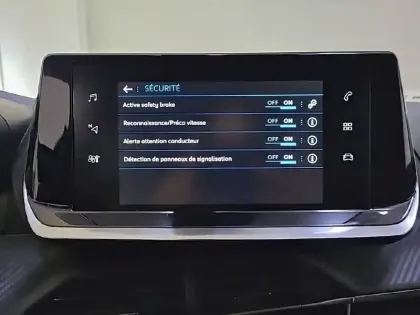 Photo 22 Peugeot 2008  BlueHDi 130 S&S EAT8