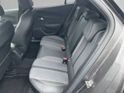 Photo 11 Peugeot 2008  BlueHDi 110 S&S BVM6