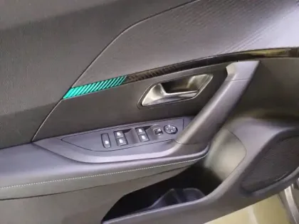 Photo 51 Peugeot 2008 Gén. II Ph1 NG Allure Pack 5