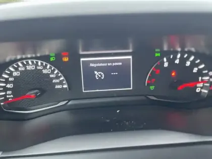 Photo 19 Peugeot 2008  BlueHDi 110 S&S BVM6