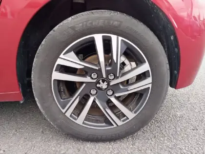 Photo 12 Peugeot 208  PureTech 100 S&S EAT8