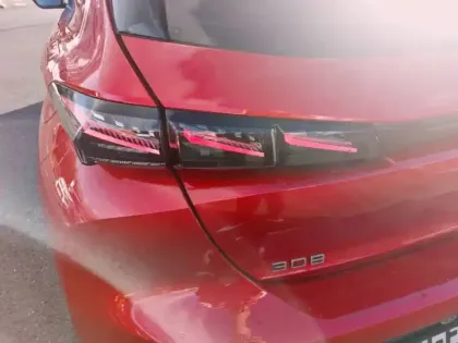 Photo 16 Peugeot 308  PHEV 180 e-EAT8