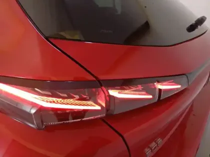 Photo 37 Peugeot 308  PHEV 180 e-EAT8