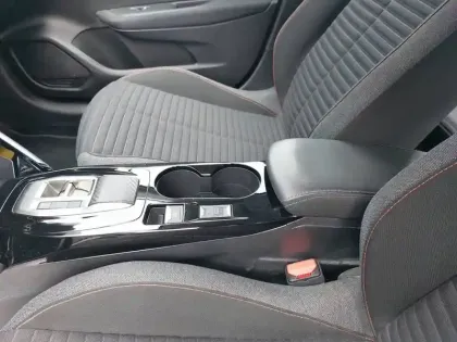 Photo 13 Peugeot 208  Electrique 50 kWh 136ch