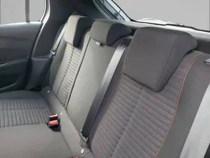 Photo 11 Peugeot 208  Electrique 50 kWh 136ch