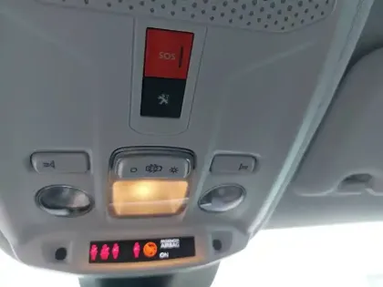 Photo 18 Peugeot 208  Electrique 50 kWh 136ch