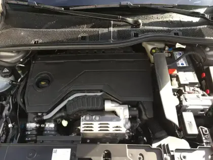 Photo 44 Peugeot 208  Hybrid 100 e-DCS6