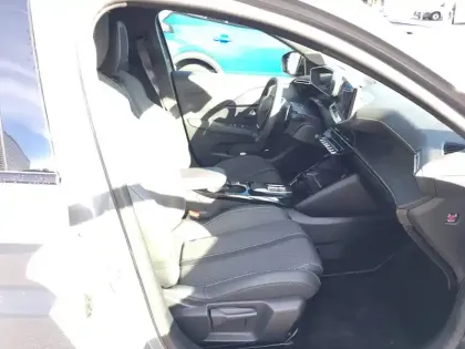 Photo 60 Peugeot 208  Hybrid 100 e-DCS6