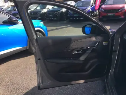 Photo 11 Peugeot 208  Hybrid 100 e-DCS6