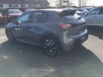 Photo 29 Peugeot 208  Hybrid 100 e-DCS6