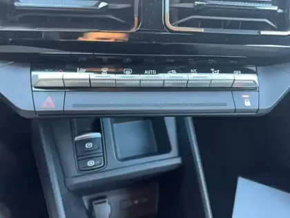 Photo 19 Renault 4 Renault  E-Tech Electrique 150 ch autonomie confort