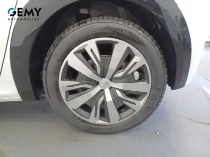 Photo 10 Peugeot 208  Electrique 50 kWh 136ch