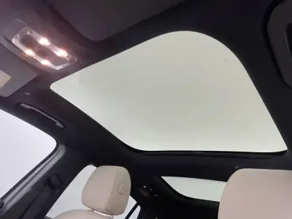 Photo 23 Mercedes GLA  250 e 8G-DCT