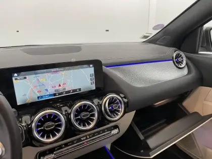 Photo 25 Mercedes GLA  250 e 8G-DCT