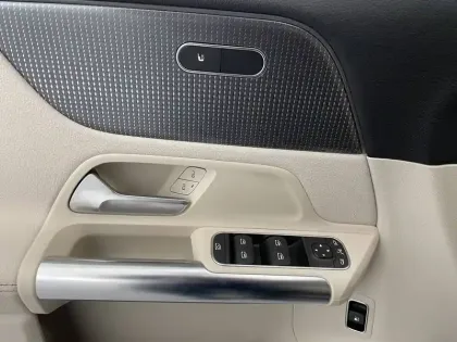 Photo 27 Mercedes GLA  250 e 8G-DCT