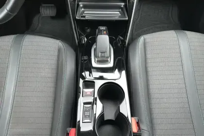 Photo 19 Peugeot 2008  PureTech 130 S&S EAT8